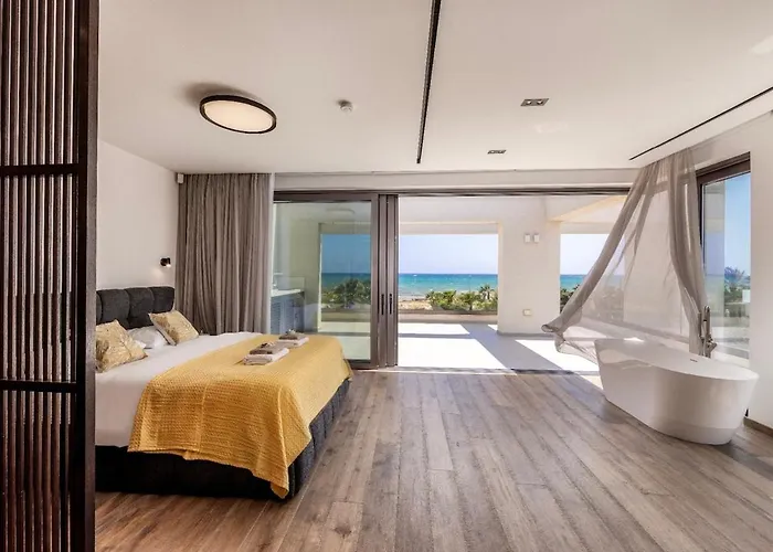 Jojo Seafront Ayia Napa