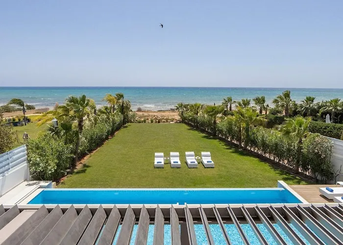 Jojo Seafront * Ayia Napa