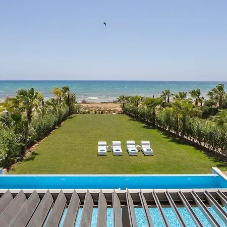 Jojo Seafront * Ayia Napa