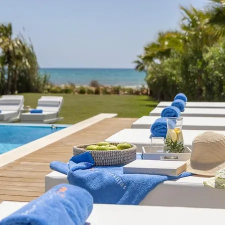 Jojo Seafront Villa *
