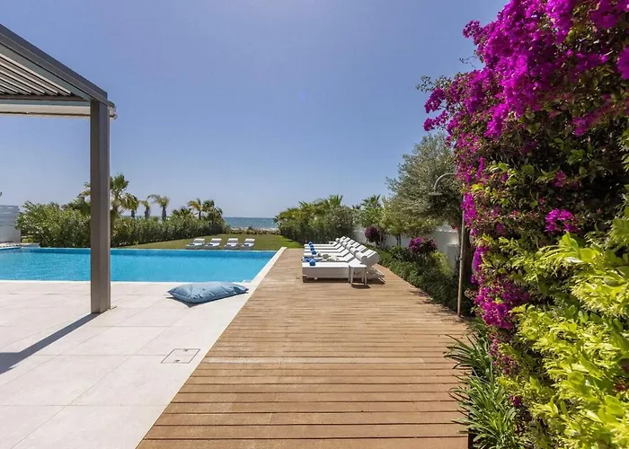 Jojo Seafront Ayia Napa