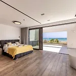 Villa Jojo Seafront *