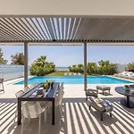 Jojo Seafront Villa