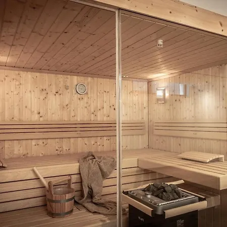 Jojo Seafront Villa *