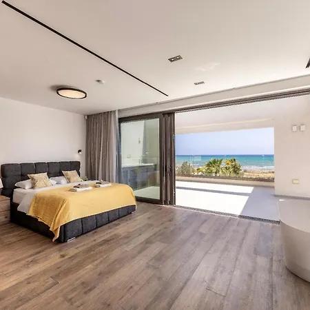 Villa Jojo Seafront *