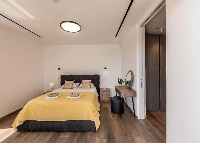 Jojo Seafront アヤナパ