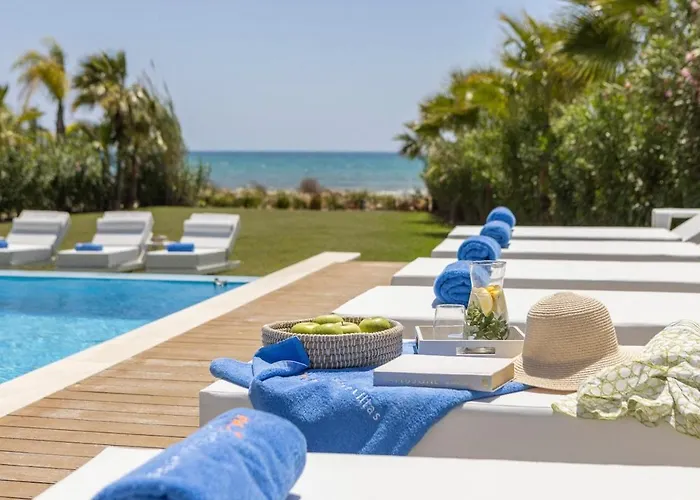 Jojo Seafront Villa *