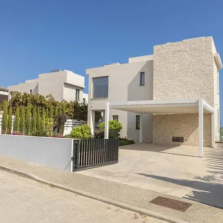 Jojo Seafront * Айя-Напа